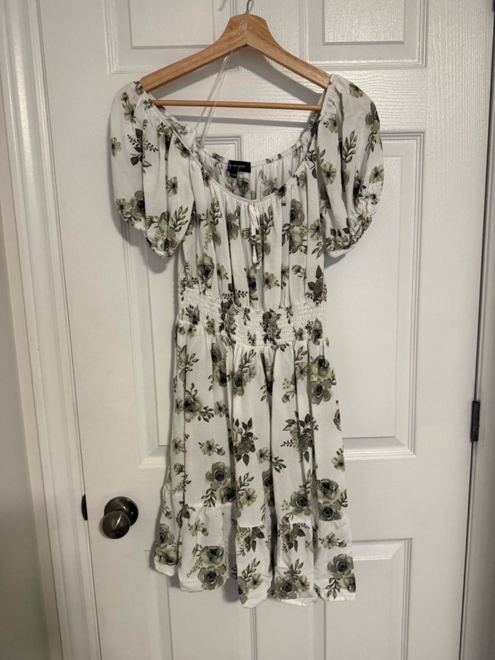 Violet & Claire White Floral Off-Shoulder Mini Dress